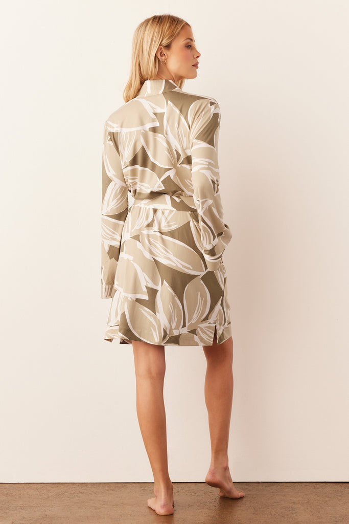 Meadow Cloud Jersey Classic Short Robe in Fern