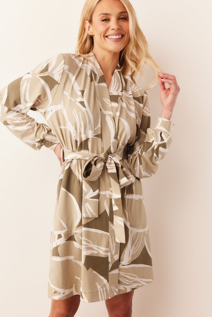 Quinn Cloud Jersey Banded Short Robe in Fern