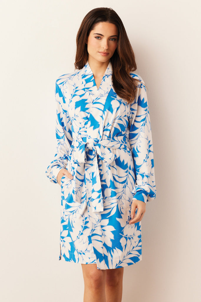 Quinn Cloud Jersey Banded Short Robe in Serene